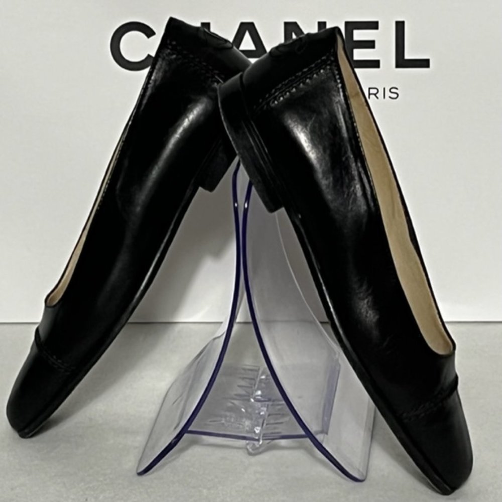 Vintage CHANEL Black Leather Cap Toe Flats - Picture 15 of 16